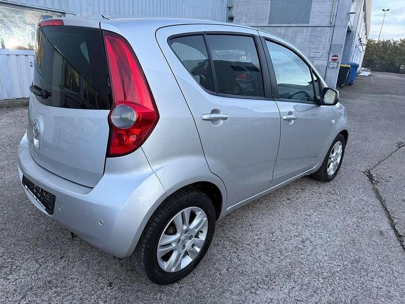 Gebraucht Opel Agila Edition 94 PS (69 kW) 2012 Stahlsilber/steel silver Kleinwagen