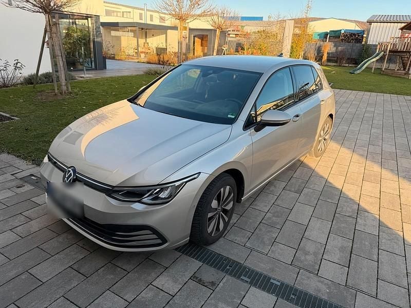 Beige Gebraucht 2023 VW Golf VIII Kleinwagen | 23.600 € (Guter Preis) - Bild 1/4