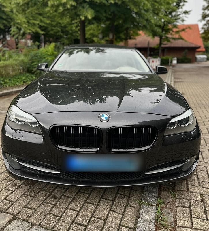 Schwarz Gebraucht 2011 BMW 523 Limousine | 9.200 € (Guter Preis) - Bild 1/4
