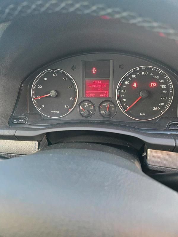 Gebraucht VW Golf V 102 PS (75 kW) 2007 Silber Limousine