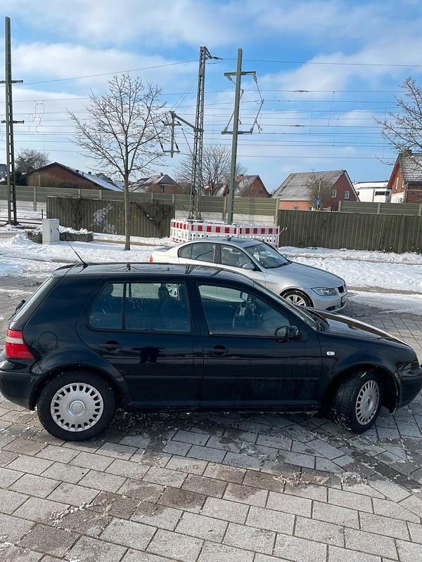 Gebraucht VW Golf IV 101 PS (74 kW) 2002 Schwarz Kleinwagen