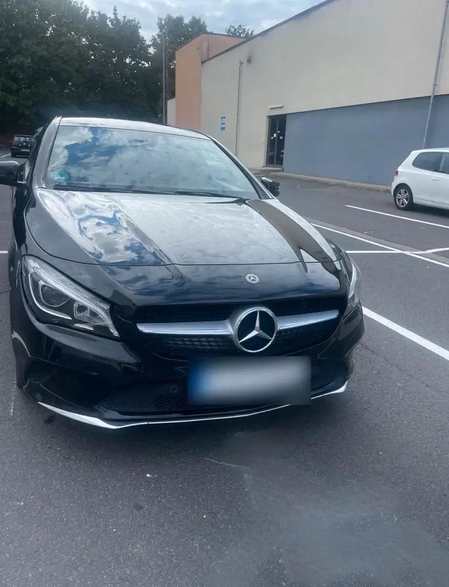 Gebraucht Mercedes CLA200 156 PS (114 kW) 2017 Schwarz Coupé