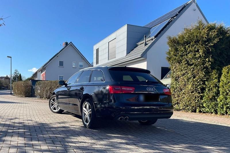 Gebraucht Audi A6 Ambiente 190 PS (139 kW) 2014 Schwarz Kombi