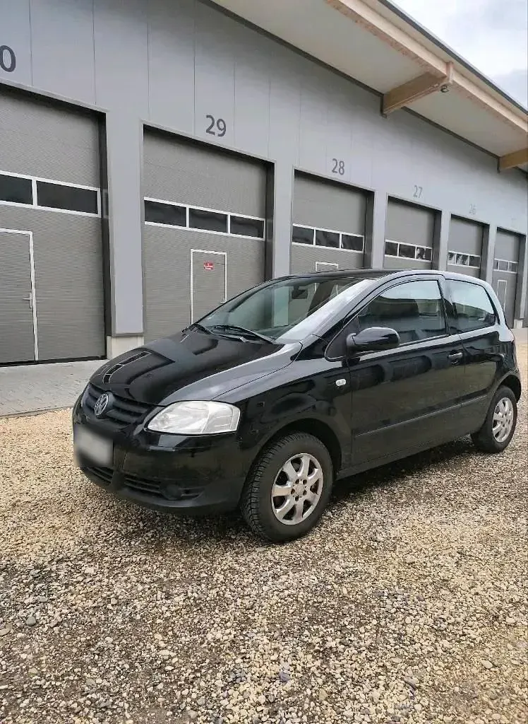 Gebraucht VW Fox 54 PS (39 kW) 2007 Schwarz Kleinwagen