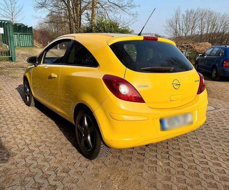 Gebraucht Opel Corsa Edition 69 PS (50 kW) 2010 Gelb Kleinwagen