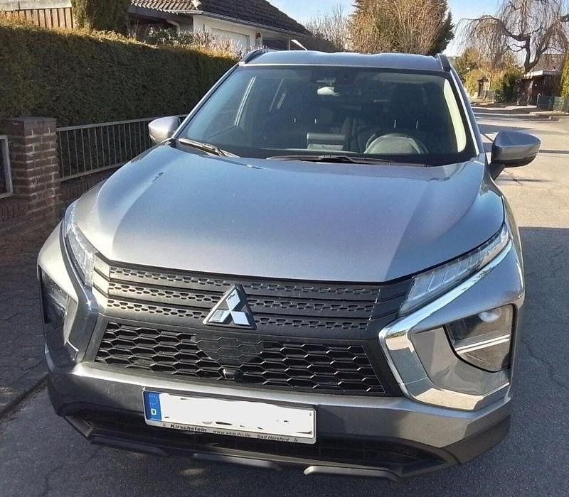 Gebraucht Mitsubishi Eclipse Cross Basis 188 PS (138 kW) 2022 Grau SUV