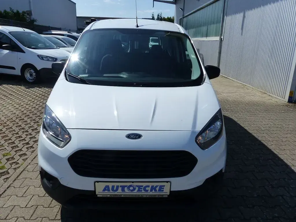 Używany Ford Courier 101 KM (74 kW) 2020 Biały Minivan