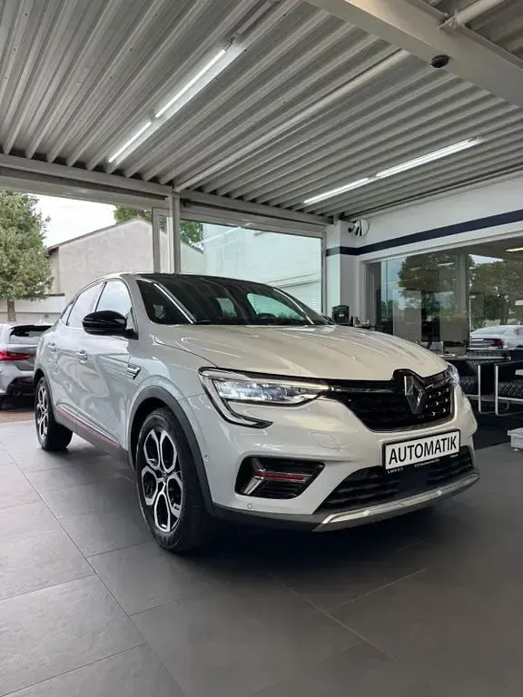 Gebraucht Renault Arkana Intens 140 PS (102 kW) 2021 Weiß SUV