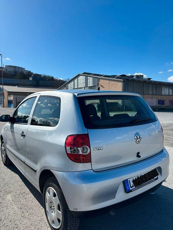 Gebraucht VW Fox 54 PS (39 kW) 2007 Silber Kleinwagen
