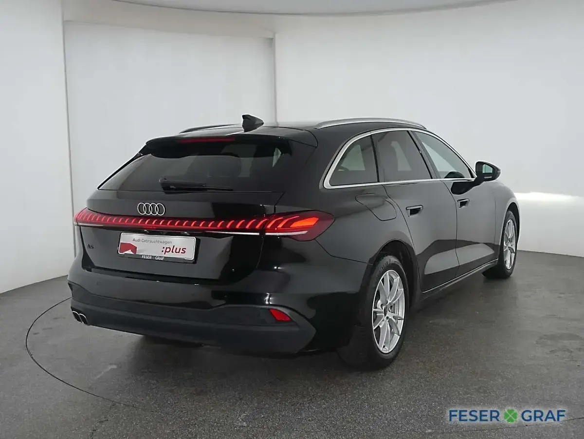 Gebraucht Audi A5 Sport 204 PS (150 kW) 2025 Mythosschwarz metallic Kombi