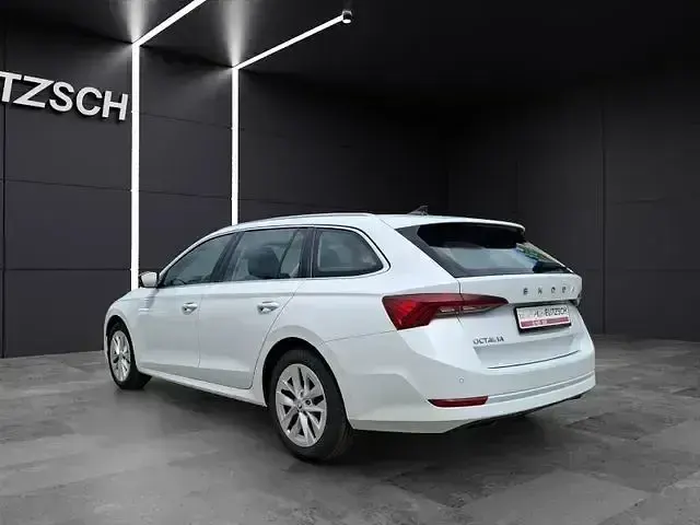 Gebraucht Skoda Octavia First Edition 150 PS (110 kW) 2021 Weiß Kombi