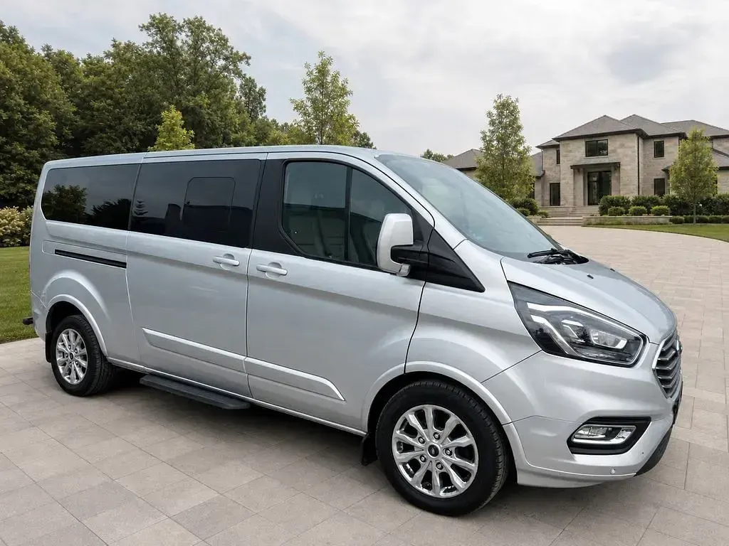 Gebraucht Ford Tourneo Custom Titanium X 185 PS (136 kW) 2021 Silber Van