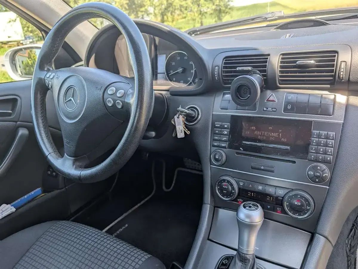 Gebraucht Mercedes C230 204 PS (150 kW) 2007 Grau Coupé