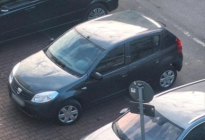 Andere außenfarben Gebraucht 2009 Dacia Sandero Kleinwagen | 1.499 € (Guter Preis) - Bild 1/4