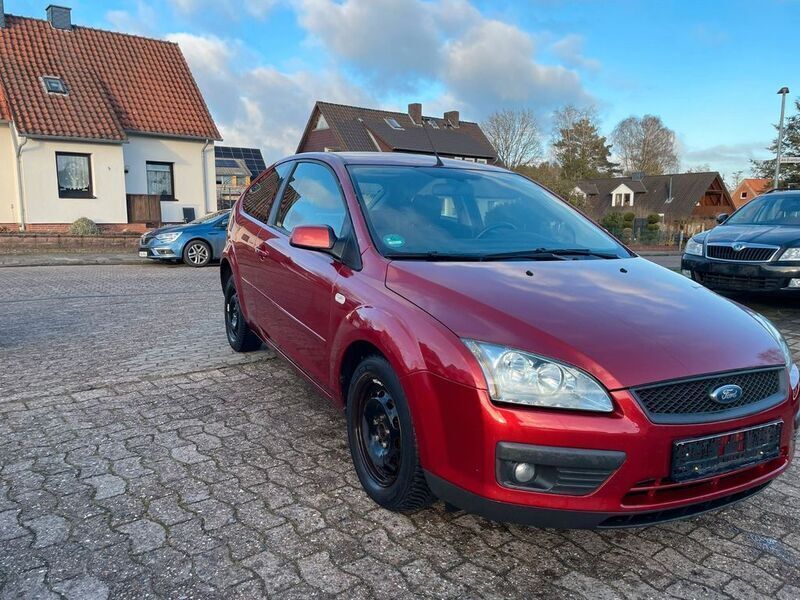 Usata Ford Focus 101 CV (74 kW) 2006 Arancione Berlina