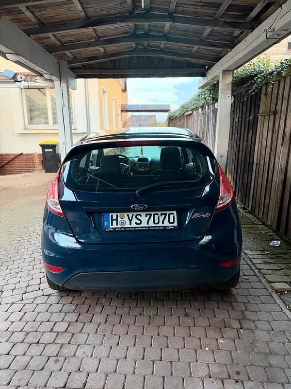 Gebraucht Ford Fiesta 82 PS (60 kW) 2016 Blau Kleinwagen