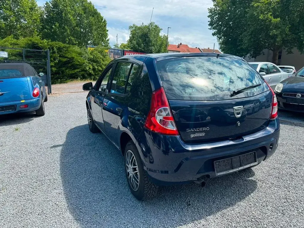 Gebraucht Dacia Sandero Basis 75 PS (55 kW) 2012 Blau Limousine