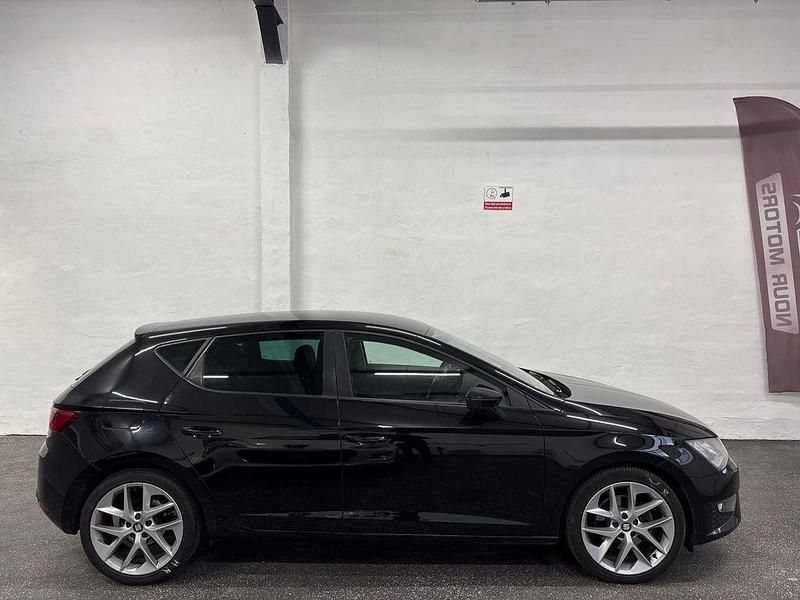 Second-hand Seat Leon FR 150 CP (110 kW) 2015 Negru Berlinǎ