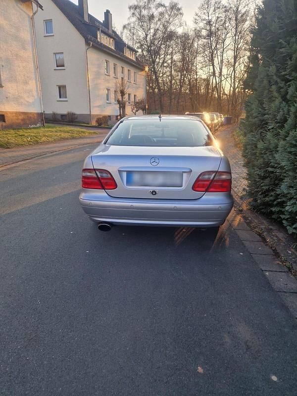 Gebraucht Mercedes CLK320 204 PS (150 kW) 2001 Silber Coupé