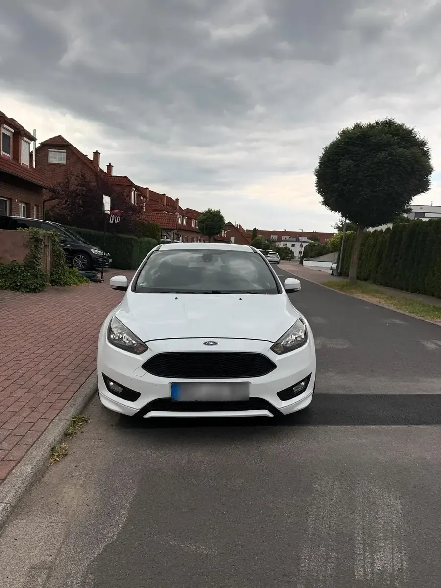 Gebraucht Ford Focus ST-Line 150 PS (110 kW) 2016 Weiß Limousine