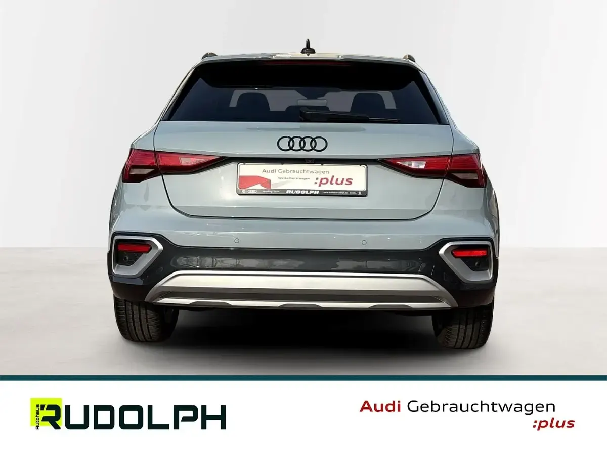 Gebraucht Audi A3 Ambiente 150 PS (110 kW) 2025 Pfeilgrau perleffekt Limousine