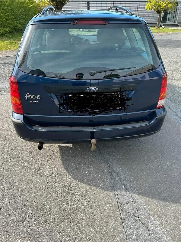 Usata Ford Focus 120 CV (88 kW) 2002 Blu Station wagon
