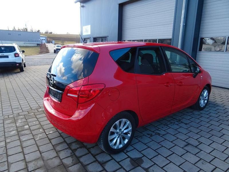 Gebraucht Opel Meriva 140 PS (102 kW) 2013 Rot Van / Kleinbus