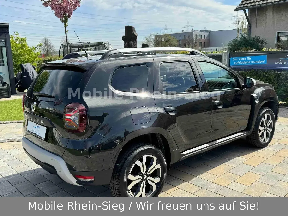 Używany Dacia Duster Prestige 131 KM (96 kW) 2022 Czarny SUV