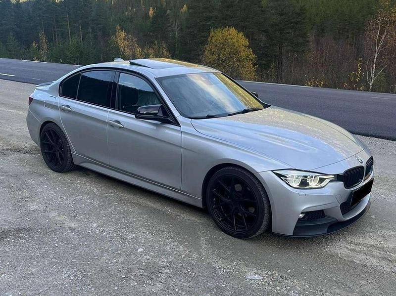 Silber Gebraucht 2016 BMW 330e iPerformance Limousine | 17.290 € (Fairer Preis) - Bild 1/4