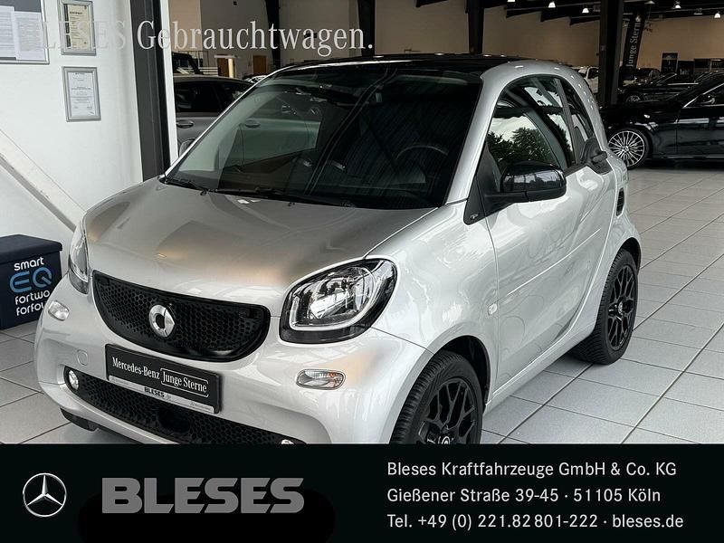 Bodypanels in cool silver () Gebraucht 2018 Smart ForTwo Coupé Kleinwagen | 14.680 € (Fairer Preis) - Bild 1/4