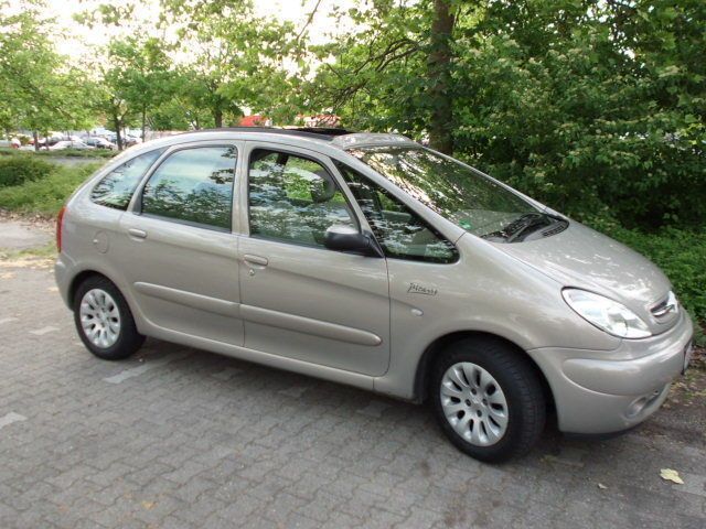 Beige Gebraucht 2003 Citroën Xsara Picasso Van / Kleinbus | 4.100 € - Bild 1/4