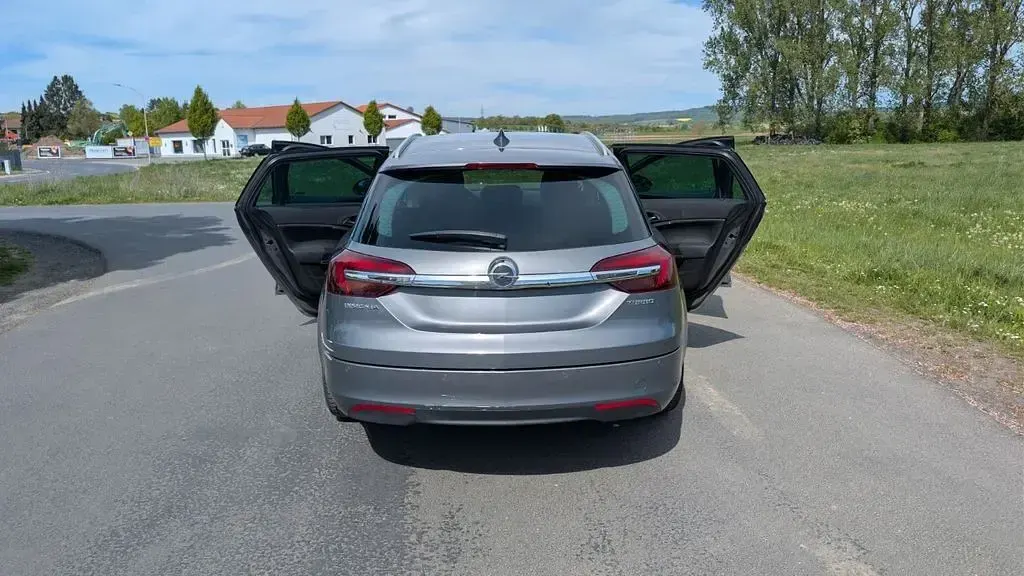 Second-hand Opel Insignia 170 CP (125 kW) 2017 Gri Break