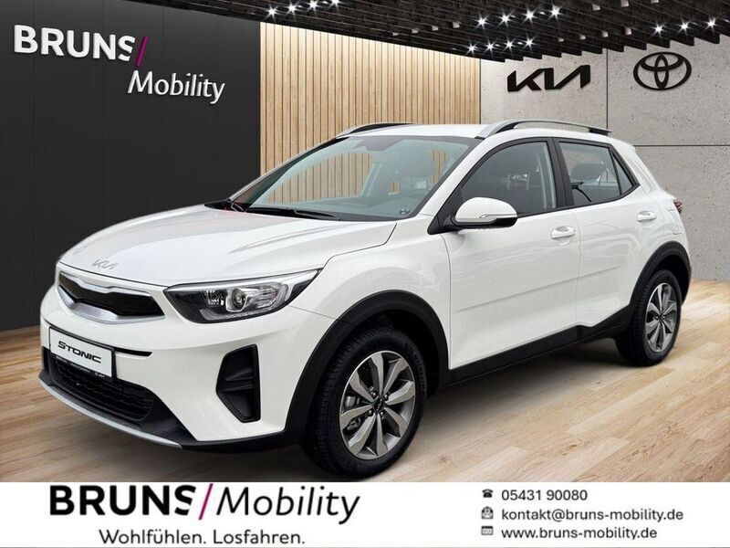 Weiss Gebraucht 2024 Kia Stonic Vision SUV | 20.990 € (Etwas zu teuer) - Bild 1/4