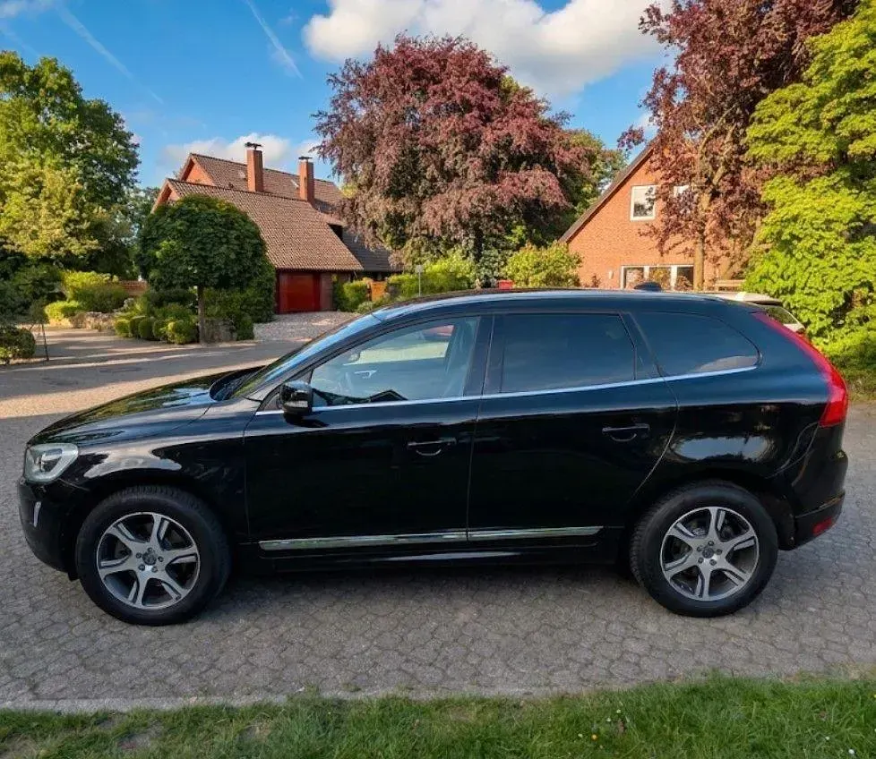Gebraucht Volvo XC60 190 PS (139 kW) 2016 Schwarz SUV