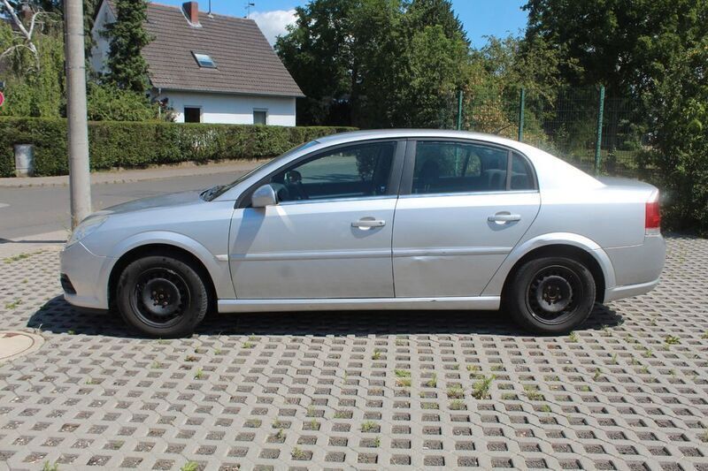 Silber Gebraucht 2006 Opel Vectra Edition Limousine | 500 € (Superpreis) - Bild 1/4