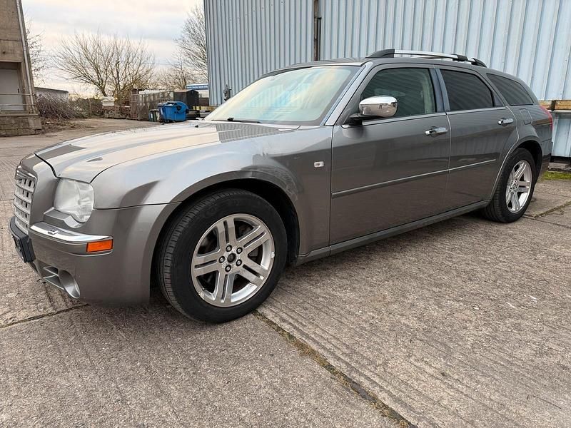 Grau Gebraucht 2009 Chrysler 300C Kombi | 3.500 € (Superpreis) - Bild 1/4