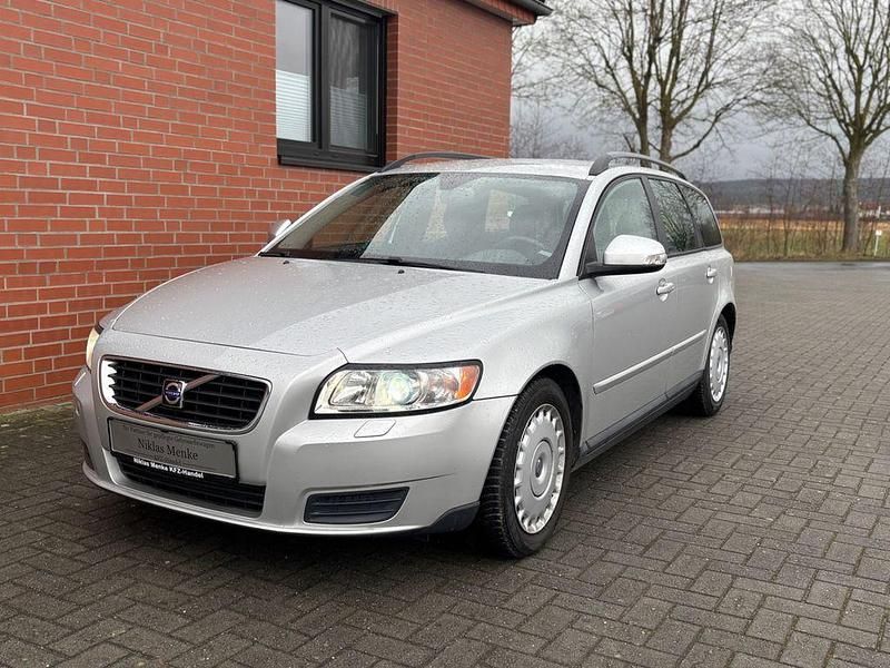 Gebraucht Volvo V50 109 PS (80 kW) 2010 Silber Kombi