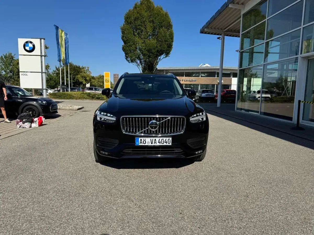 Gebraucht Volvo XC90 Momentum 250 PS (183 kW) 2020 Schwarz SUV