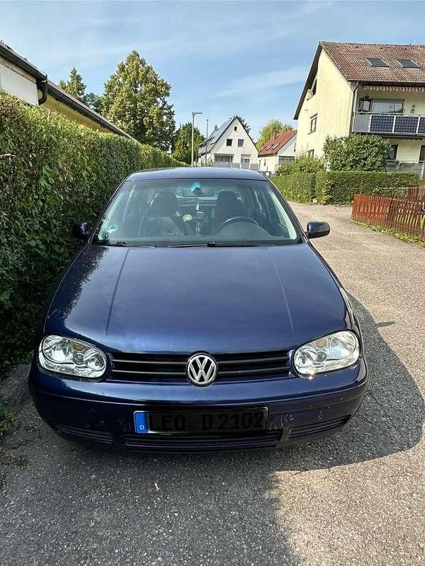 Blau Gebraucht 2003 VW Golf IV Limousine | 2.500 € (Etwas zu teuer) - Bild 1/4