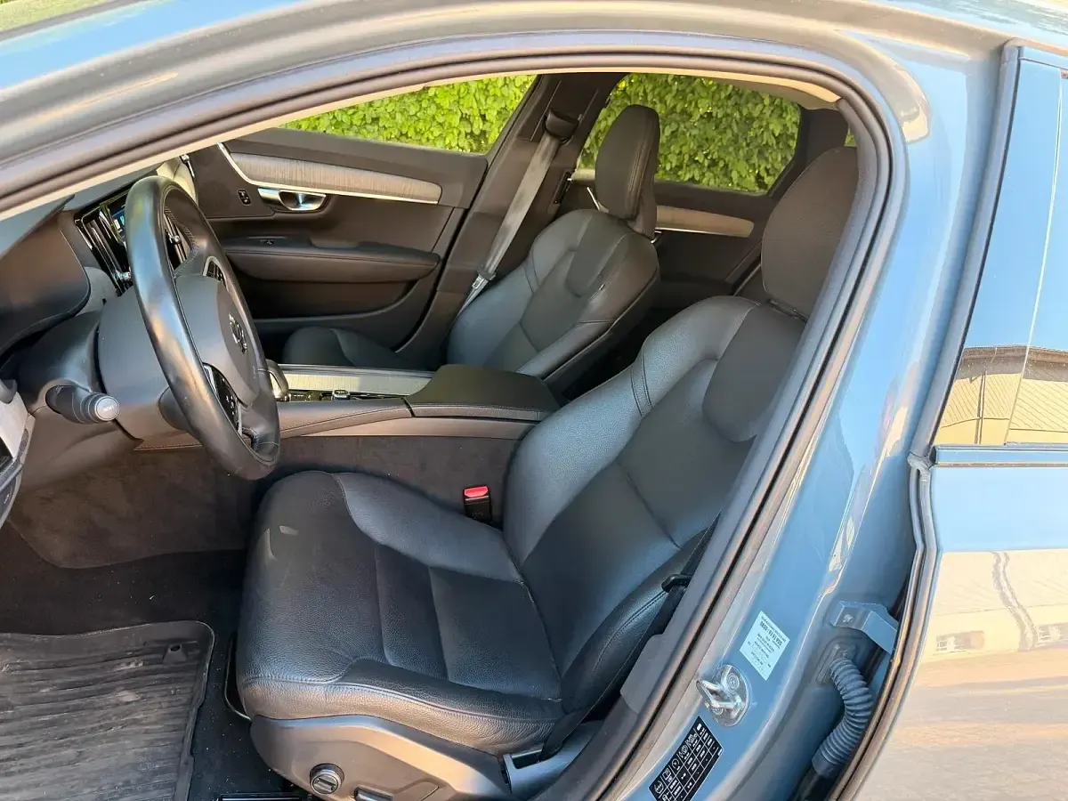 Gebraucht Volvo V90 CC 200 PS (147 kW) 2022 Andere farben Kombi