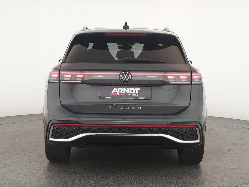 Gebraucht VW Tiguan R-line 150 PS (110 kW) 2025 Delfingrau SUV