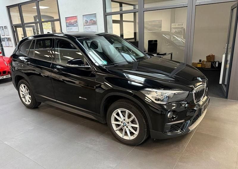Schwarz Gebraucht 2017 BMW X1 Advantage SUV | 15.900 € (Superpreis) - Bild 1/4