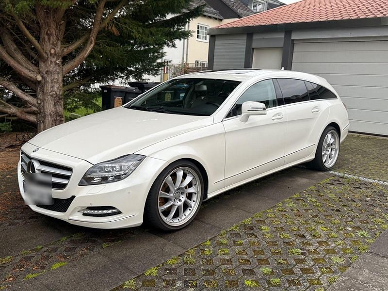 Gebraucht Mercedes CLS350 265 PS (194 kW) 2013 Weiß Coupé