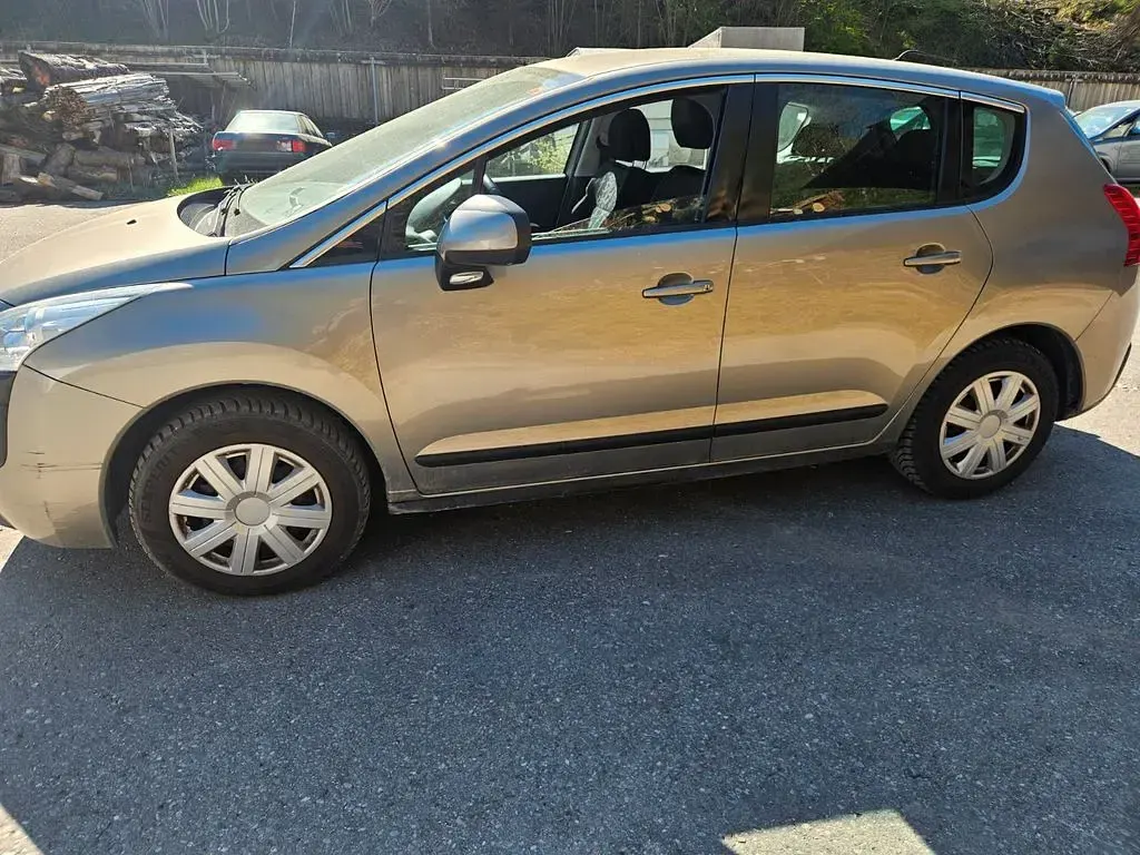 Gebraucht Peugeot 3008 109 PS (80 kW) 2010 Grau Kombi