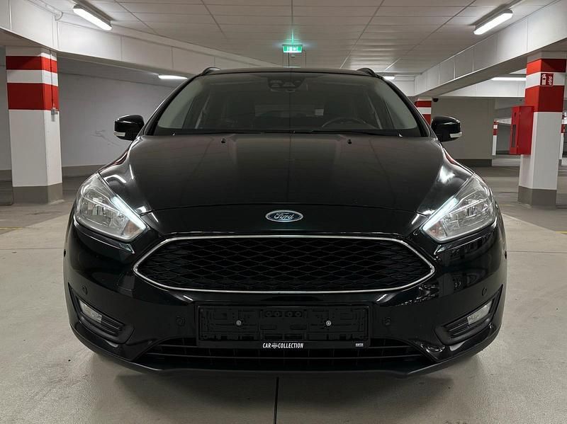 Usado Ford Focus Business Edition 95 CV (69 kW) 2015 Negro Familiar