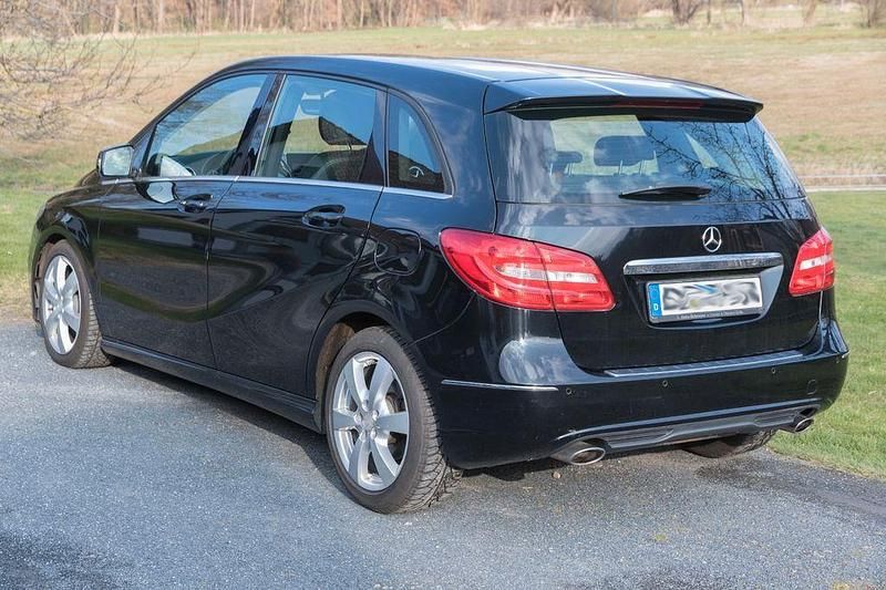 Gebraucht Mercedes B180 109 PS (80 kW) 2013 Van / Kleinbus