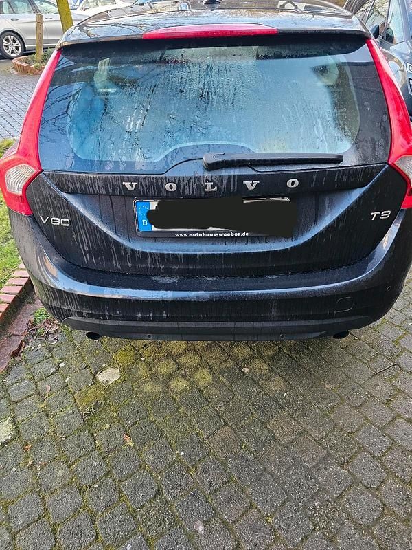 Gebraucht Volvo V60 150 PS (110 kW) 2012 Schwarz Kombi