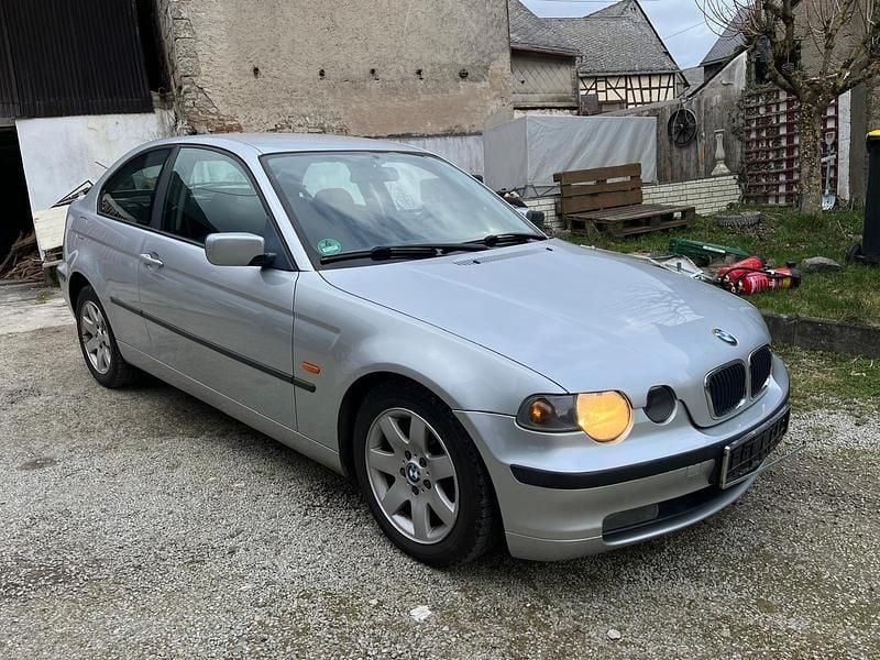 Gebraucht BMW 316 115 PS (84 kW) 2003 Silber Coupé