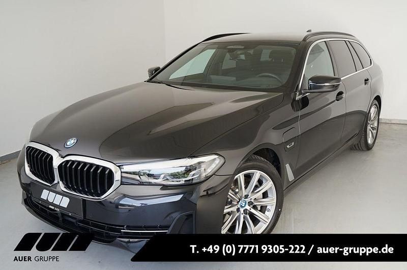Schwarz Gebraucht 2023 BMW 530e Sport Line Kombi | 37.900 € (Guter Preis) - Bild 1/4