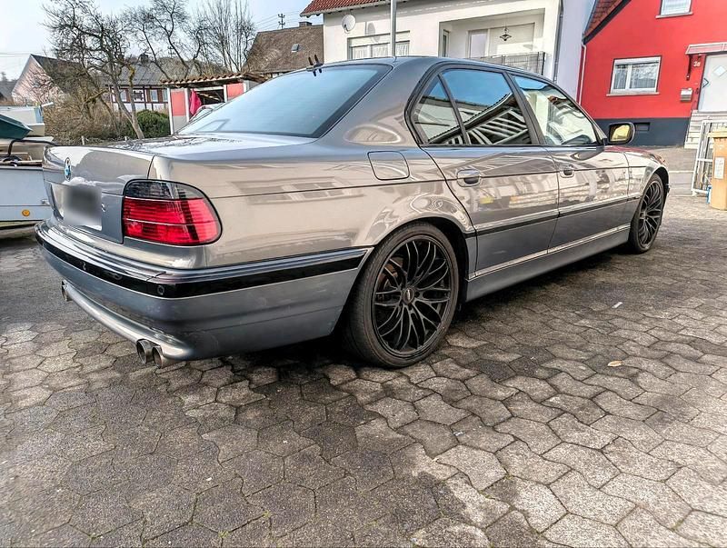 Gebraucht BMW 740 286 PS (210 kW) 2002 Grau Limousine